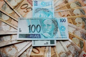 seis dicas práticas para economizar dinheiro mesmo com uma renda limitada